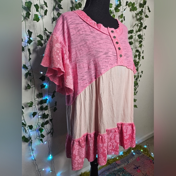 NWOT POL Pink Mixed Media Floral Mesh Ruffle Sleeve Tiered Hem Flowy Blouse Top - Picture 4 of 12